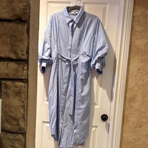 Size M - Entro long button down dress with adjustable front tie.